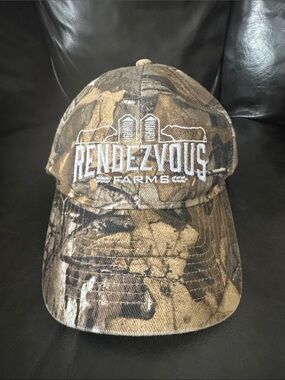 Realtree Camouflage 'Rendezvous Farms' Baseball Cap - Brown/Tan/Black